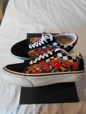 Vans Black Checkerboard Rose Leopard Low-Top Sneakers with Red Roses
